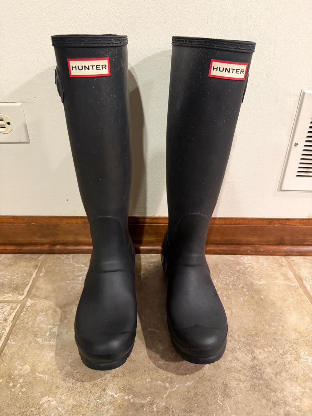Women Hunter tall black boots- size 38- great used condition!